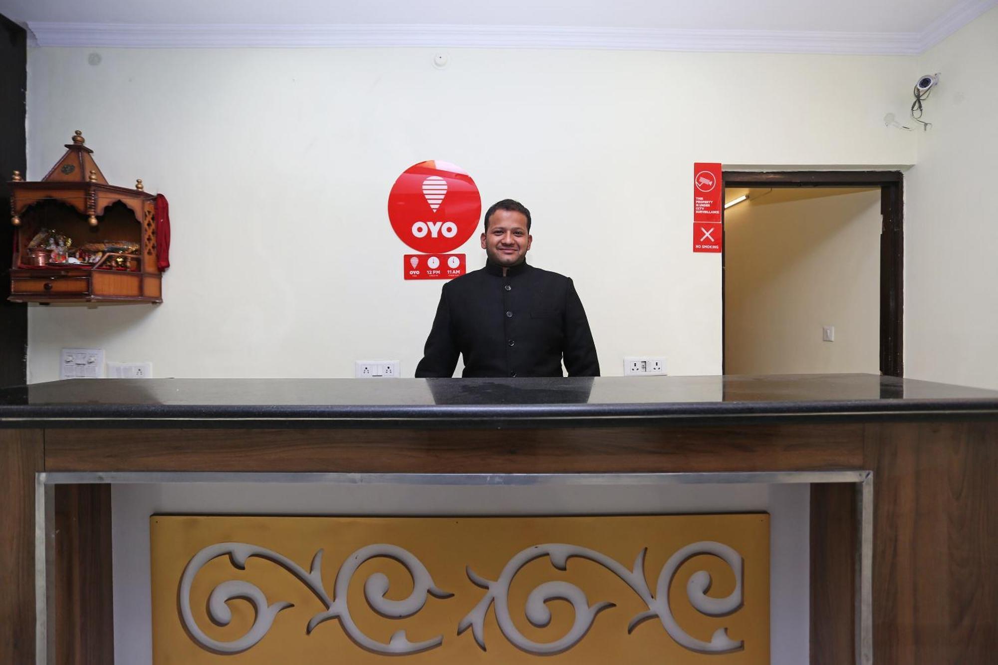 Hotel O Lime Wood Dehradun Exteriör bild